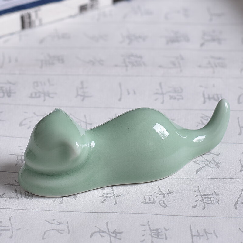 天天練青瓷筆擱陶瓷毛筆文房四寶多功能鎮(zhèn)尺鎮(zhèn)紙筆山筆擱 弟梅小貓筆擱  0.06kg