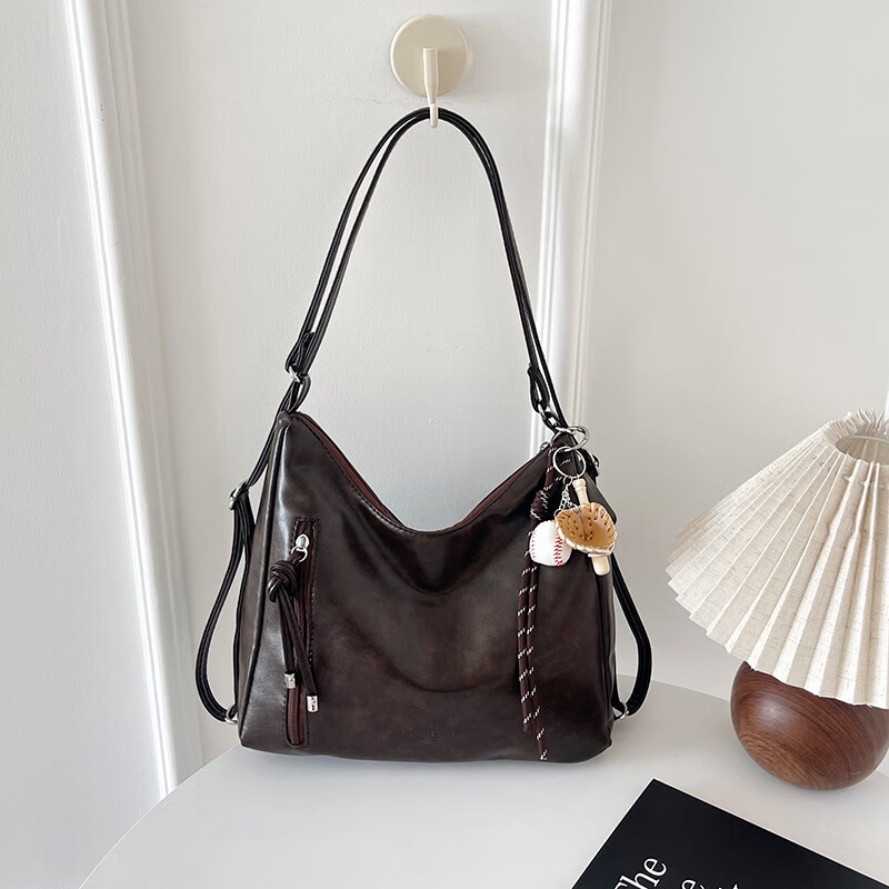 （0.01）复古通勤大容量托特包女2025新款休闲单肩斜挎多功能时尚 棕色 带挂件