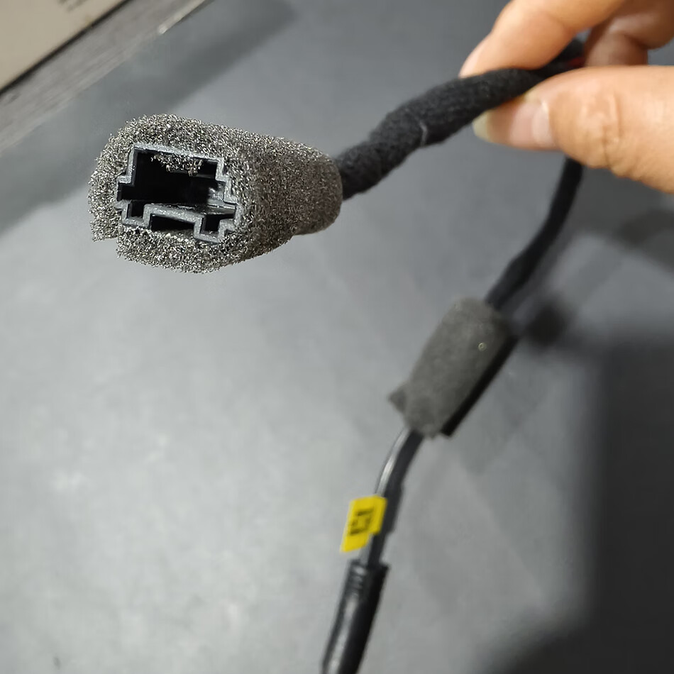 适用BMW雨感取电线 线WIFI款专用行车记录仪8针圆头一分二电源线 专用记录仪12V转8针圆头13-15X1