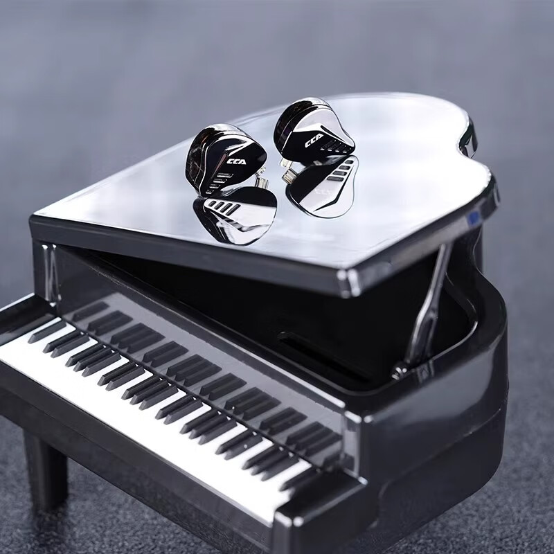 CCA   钢琴师一圈两铁有线HiFi耳机高保真重低音入耳式带麦发烧圈铁 暗夜黑【3.5mm圆孔 带麦款】