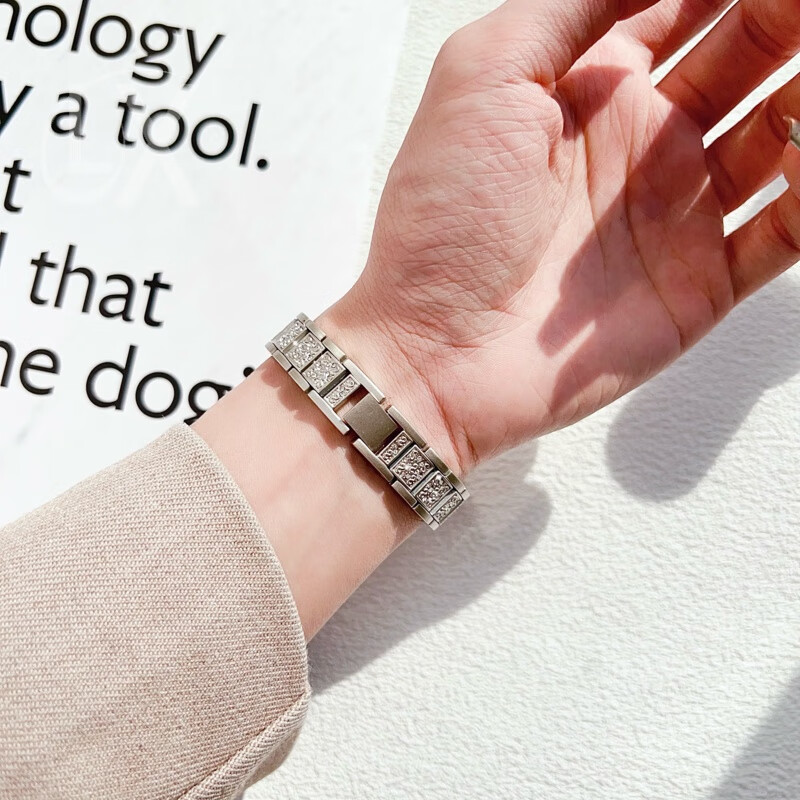 适用华为gt6手表表带GT5pro金属18mm闪钻轻奢满天星gt4表配件41mm手watch5/4pro女GT3腕带透气夏 金色锌合金三株闪钻 华为 GT4/GT5/GT6【41mm】