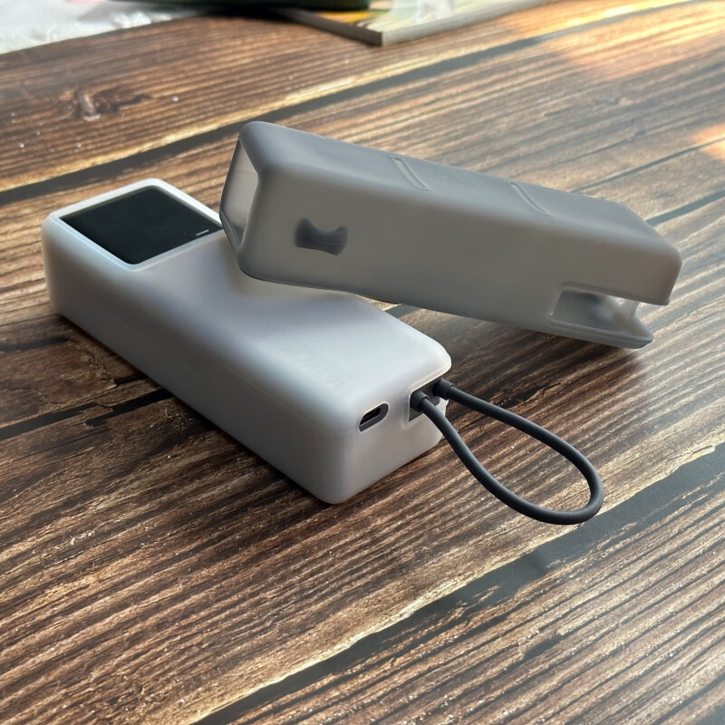 MPPMCK充电宝保护套硅胶保护套适用于165W小米自带线充电宝10000毫安口袋版防摔全包 碳素黑【带保护膜】 PB1165MI