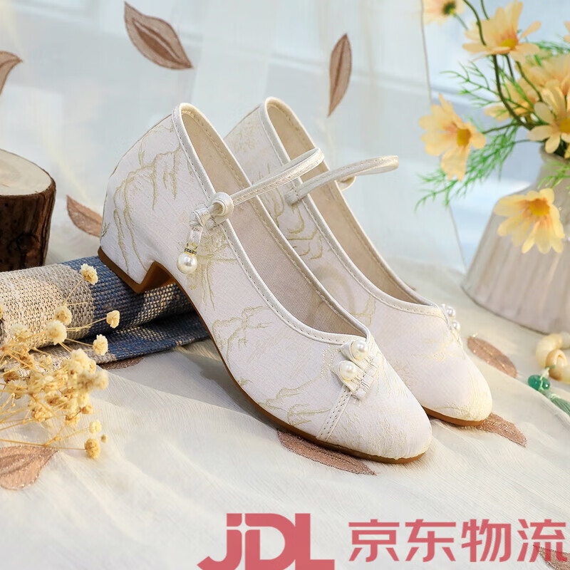 娟的绢2025老北京布鞋小方跟水墨旗袍鞋低跟新中式汉服鞋女单鞋 金色 34