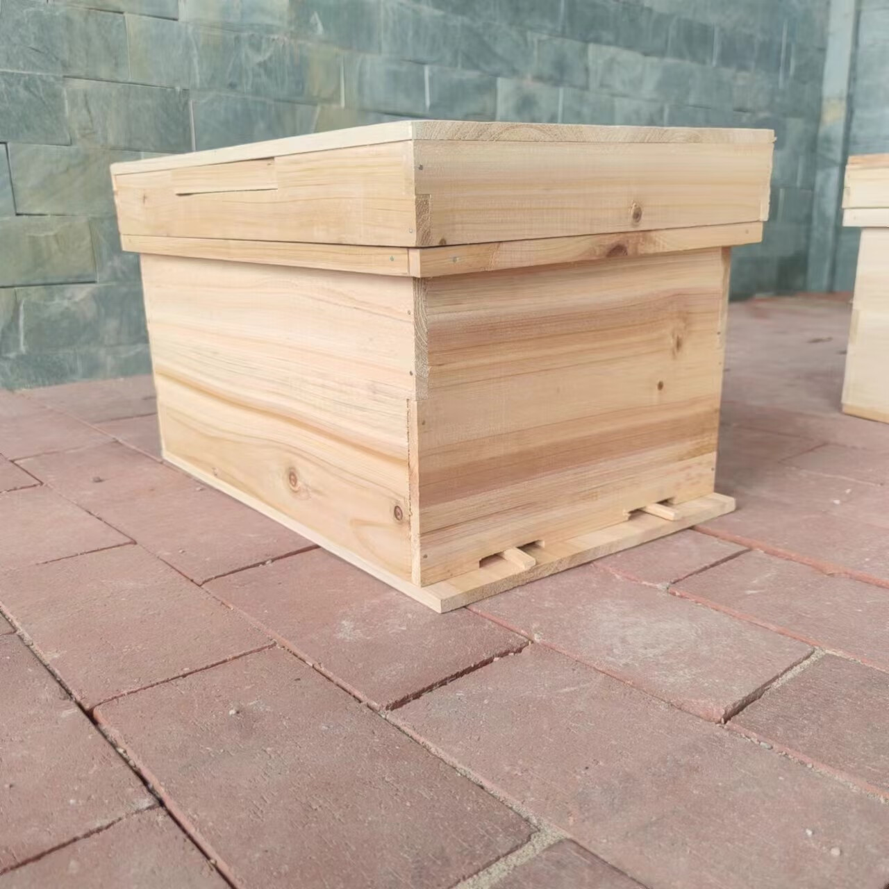 2厚度养蜂专用蜂箱