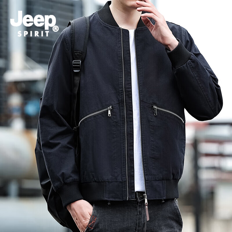 ���ڲ�����JEEP SPIRIT���ռп���ʿ�＾�¿�ʱ�д������³������д����˶���ɫ��Լ���� ��ɫ M