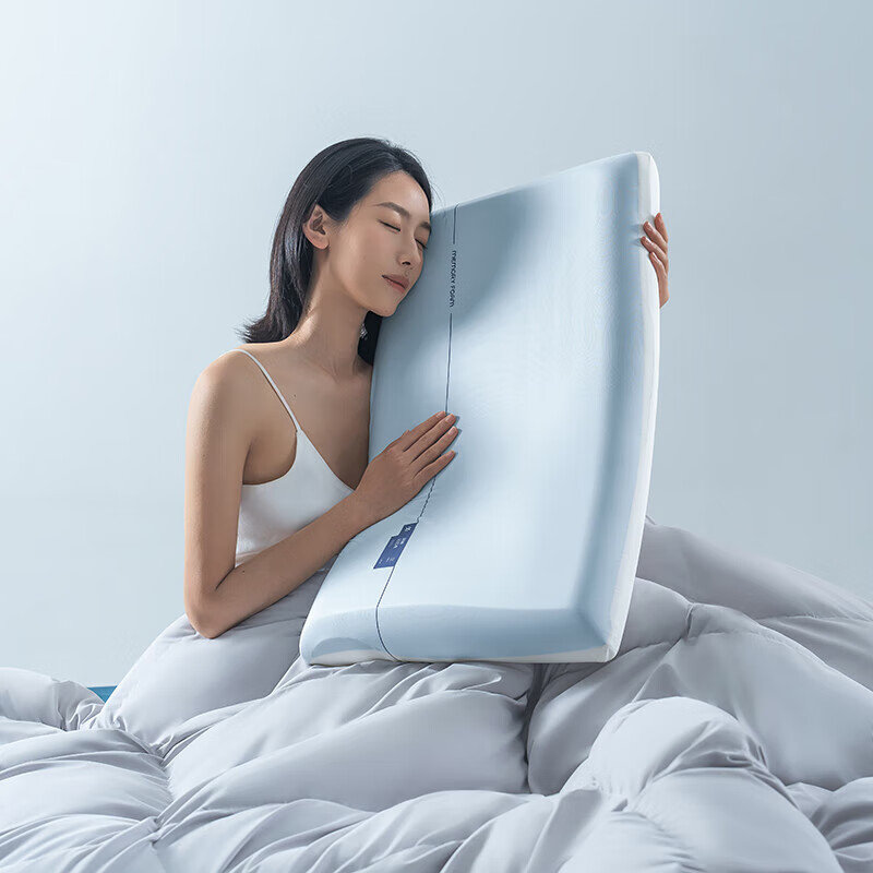 亚朵村的云酒店枕头 第2代深睡枕pro记忆枕慢回弹深度睡眠颈椎护颈枕芯 二代-深睡三芯R4 70*42*12 单只