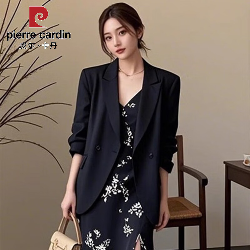 皮尔卡丹早秋穿搭一整套2025超火减龄小香风黑色西装碎花吊带裙两件