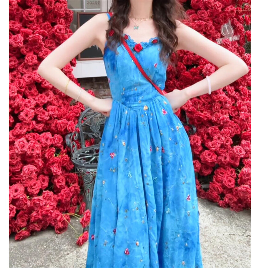 微光里法式旅游度假风蓝色吊带连衣裙子女夏季2025新款绝美收腰碎花长裙 碎花吊带连衣裙【L】