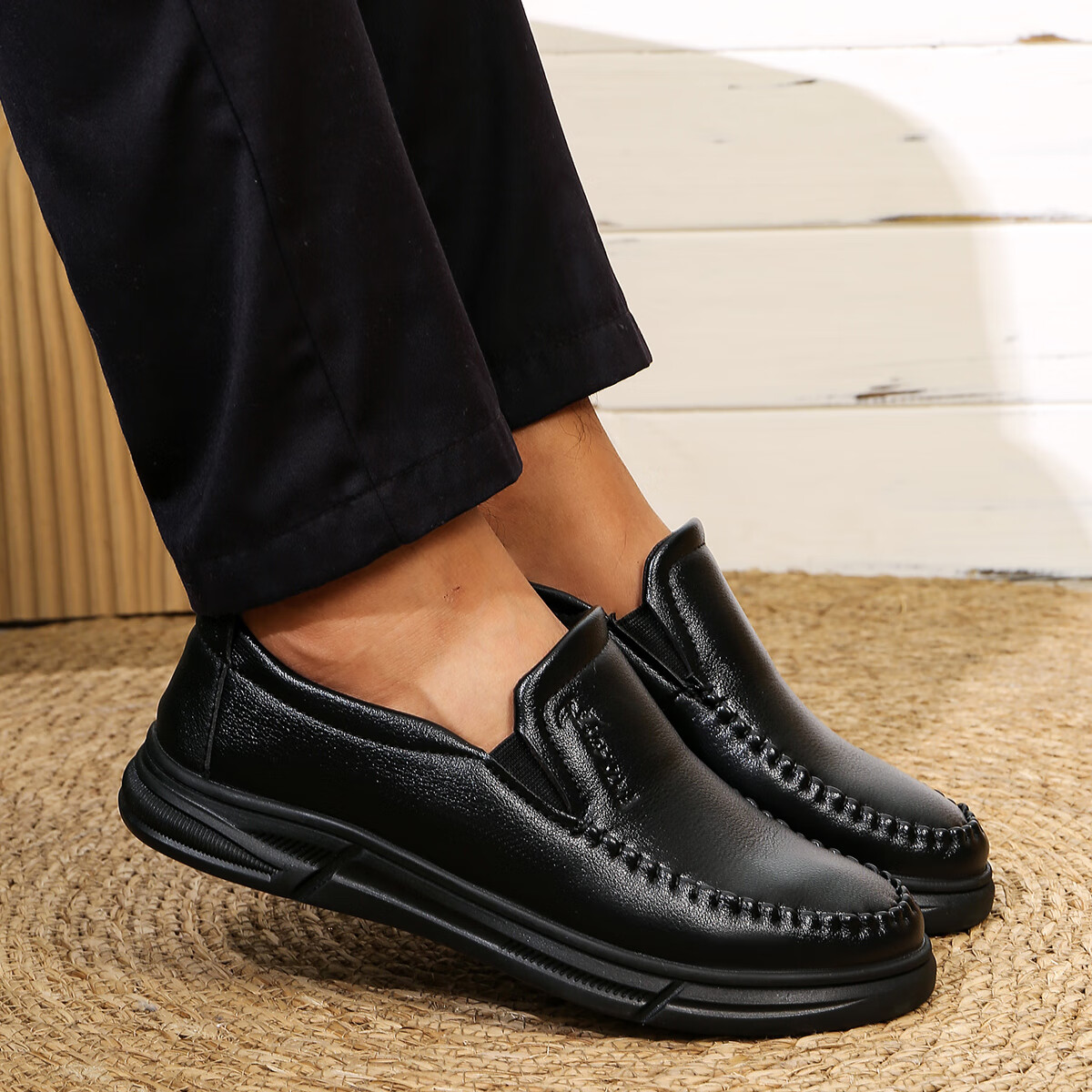 云醍桃语中老年男鞋防滑耐磨舒适商务装男士皮鞋秋季新款一脚蹬轻便皮鞋 黑色 39