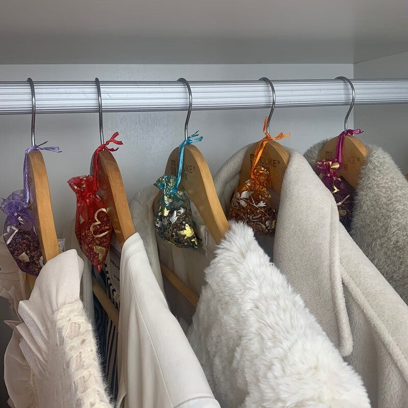 翰鸥斐衣柜去味留香包香包衣柜持久香气除味防虫防霉防潮衣橱飘香袋随身 烫金香包柠檬香 20袋