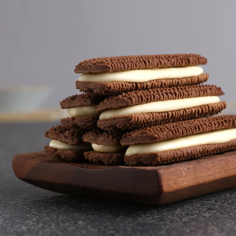 法丽兹王一博定制礼盒夹心曲奇饼干休闲零食2026年春节过年手提礼盒 2026年王一博春节定制年货礼盒605g