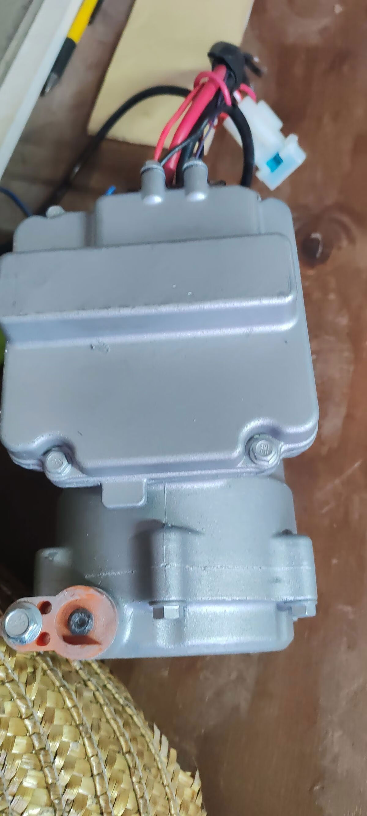 丽田驻车空调压缩机改装众诚新能源正承康路驰24v并联制冷压缩机 路驰