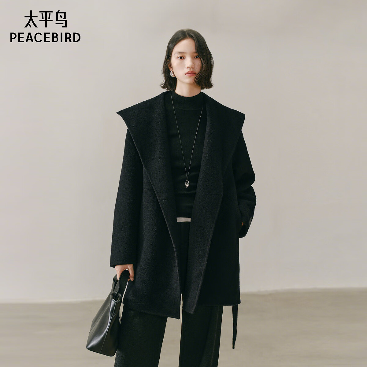 太平鸟女装毛呢大衣甄绒系列斗篷连帽弯刀袖双面呢外套 黑色 M