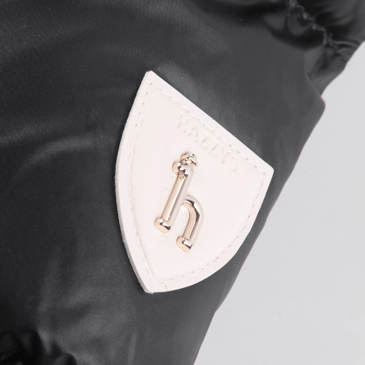 哈吉斯(HAZZYS)童装女童羽绒服2025冬新安心羽绒抑菌保暖厚外套 钻石黑 165