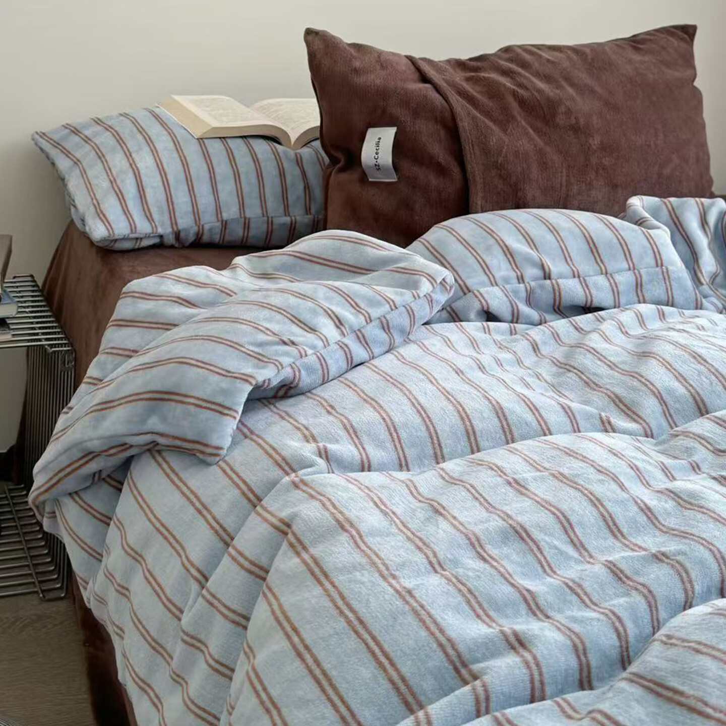 苏萱混搭条纹牛奶绒床上四件套冬季加厚珊瑚绒面被套法兰绒床单三件套 赫尔曼-蓝咖 1.8m 床单款 四件套-被套200x230cm