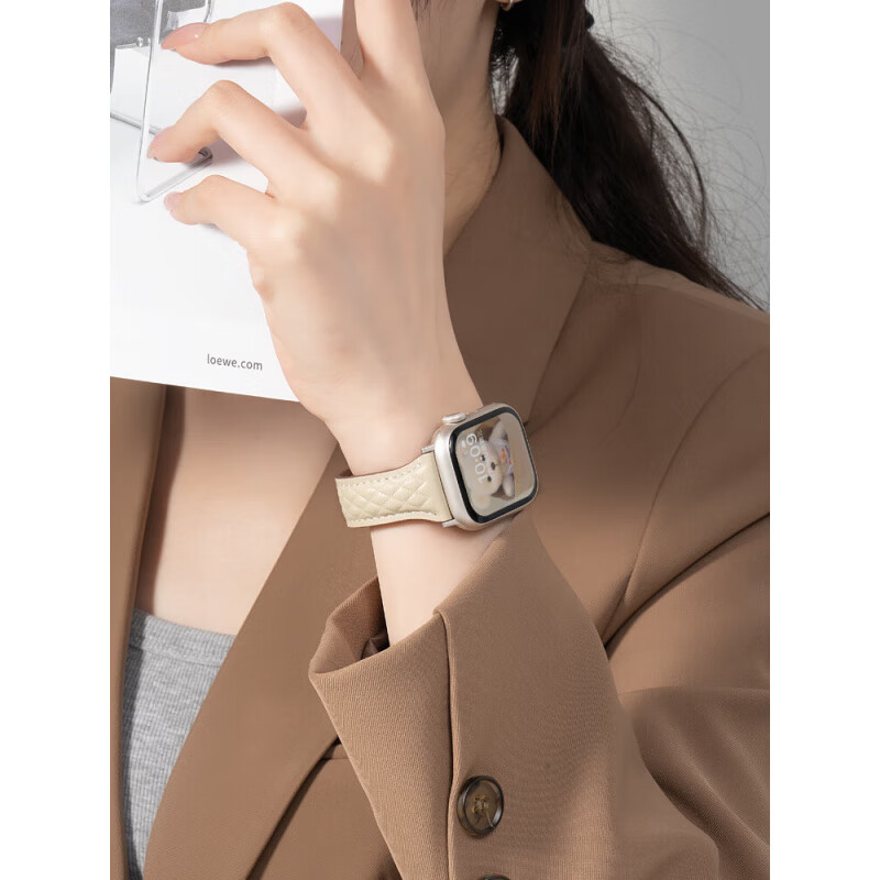 格汇【真皮菱格纹表带】适用苹果手表iwatchs11表带s10/9/8小蛮腰腕带Ultra/se磁吸时尚女款品牌原装 星光色 适用iwatch10/11【42MM表盘】