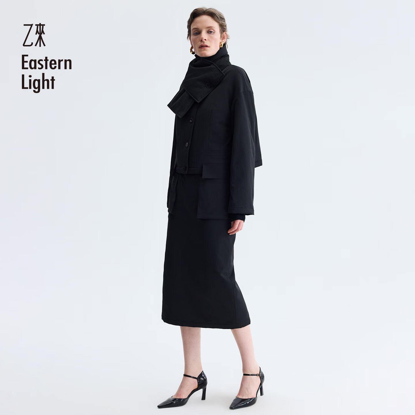 乙来围巾领短款箱型棉衣服外套女装上衣百搭新款秋冬季外套 幽雅黑-半身裙 M