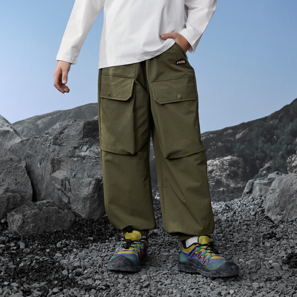 马骑顿（MQD）男童25秋新款户外露营登山工装裤宽松束脚裤休闲裤 军绿 150