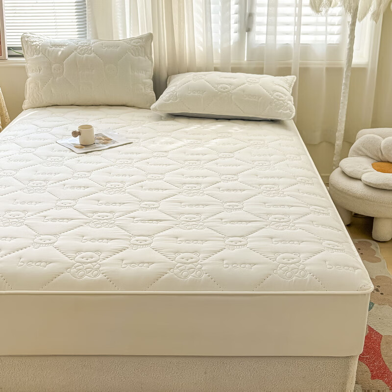 雅鹿加厚夹棉床笠防尘绗缝床罩三件套隔脏床盖床垫保护套床上用品 小熊夹棉床笠-奶昔白【蓬松柔软 四季通用】 150*200cm单床笠