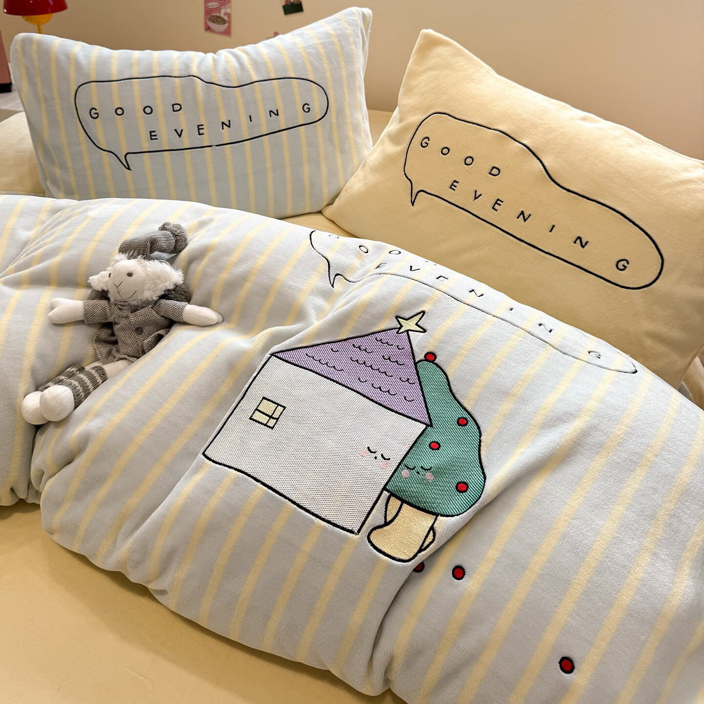 苏萱2025新款卡通刺绣牛奶绒床上四件套冬季珊瑚法兰绒被套床单三件套 春树-蓝条 1.8m 床单款 四件套-被套200x230cm