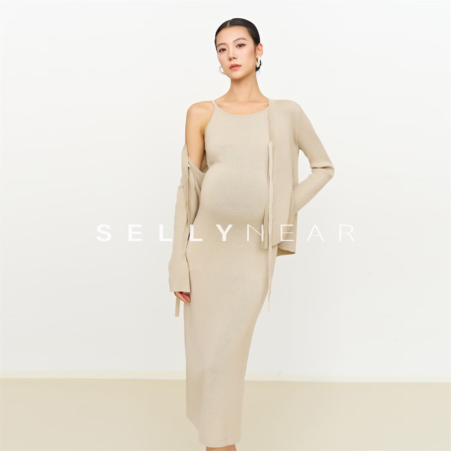 Sellynear孕婦裝秋裝新款套裝時(shí)尚針織吊帶連衣裙開衫兩件套 奶油拿鐵色 M