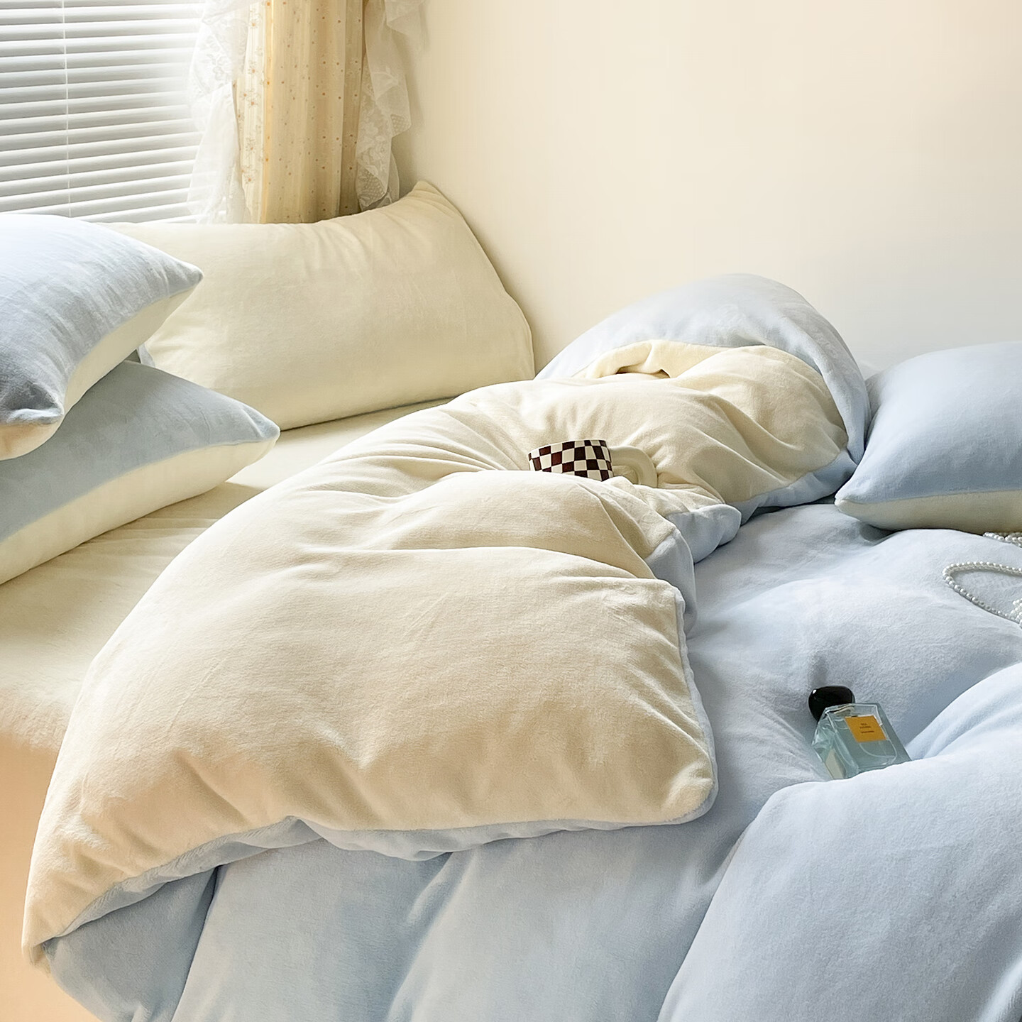 雅鹿纯色秋冬季牛奶绒保暖四件套珊瑚绒床上绒加厚法兰绒被套三件套 浅蓝+奶黄【高克重牛奶绒 厚实保暖】 1.8m四件套 床单款 (被套200*230cm)