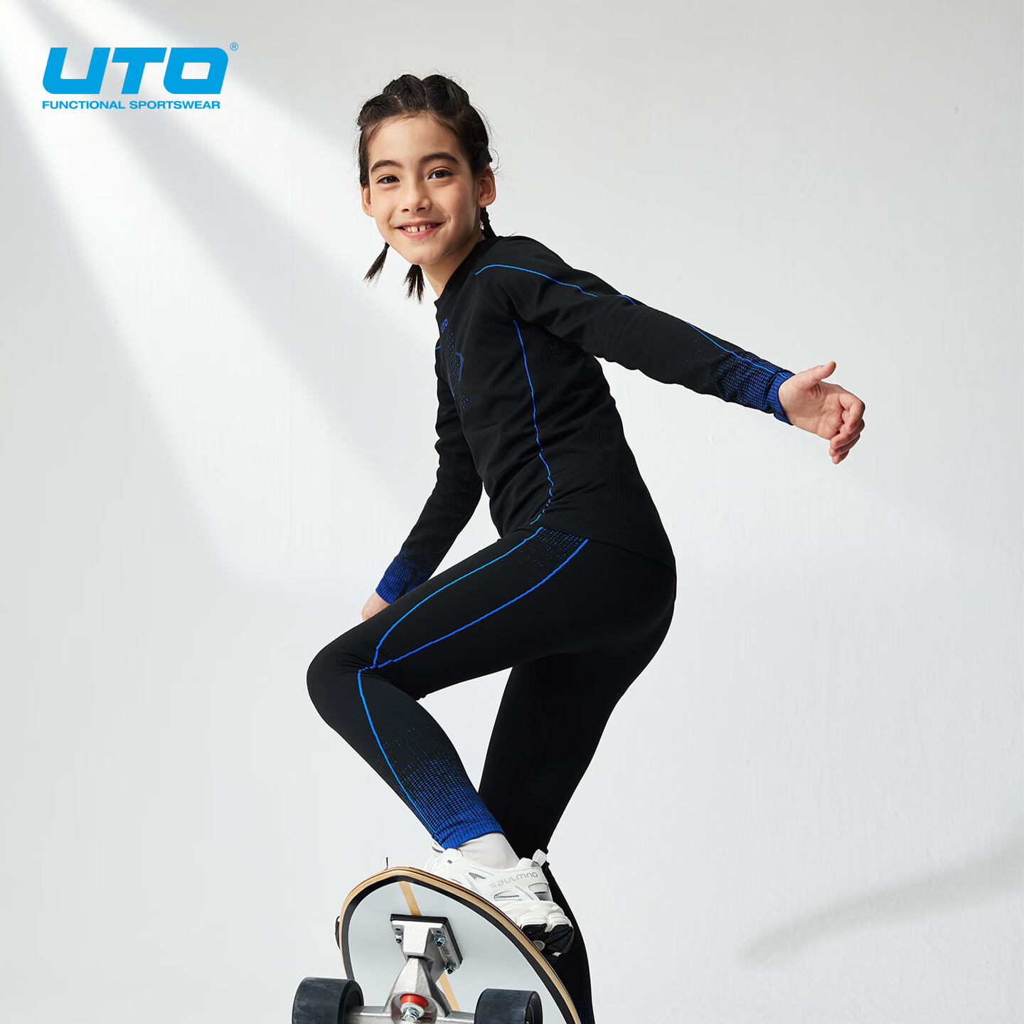 悠途（UTO）炭芯系列男女儿童运动保暖速干衣套装户外徒步跑步登山保暖内衣 黑蓝 130