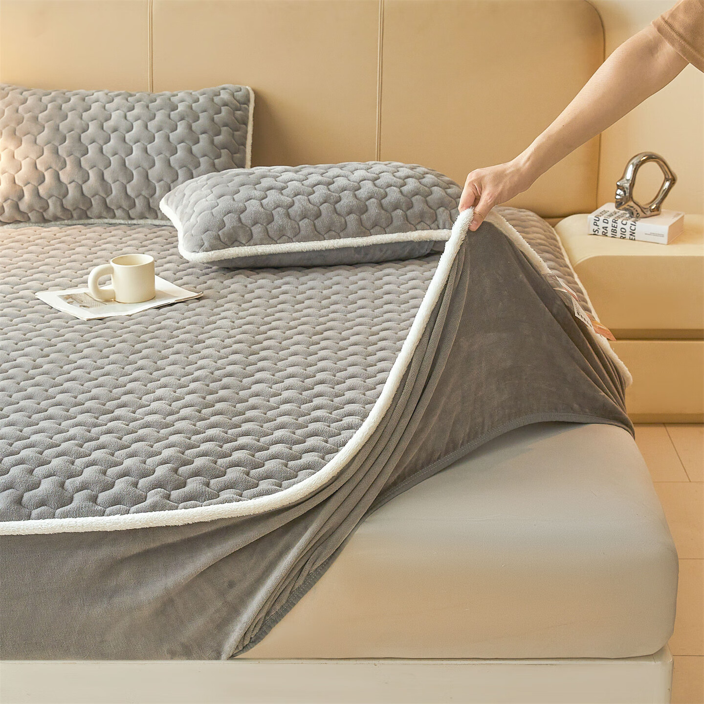 雅鹿牛奶绒夹棉床笠1.8米x2米床单床套罩床垫保护套加厚a类母婴三件套 牛奶绒夹棉床笠-深空灰【A类加绒加厚】  180*200+30cm高度