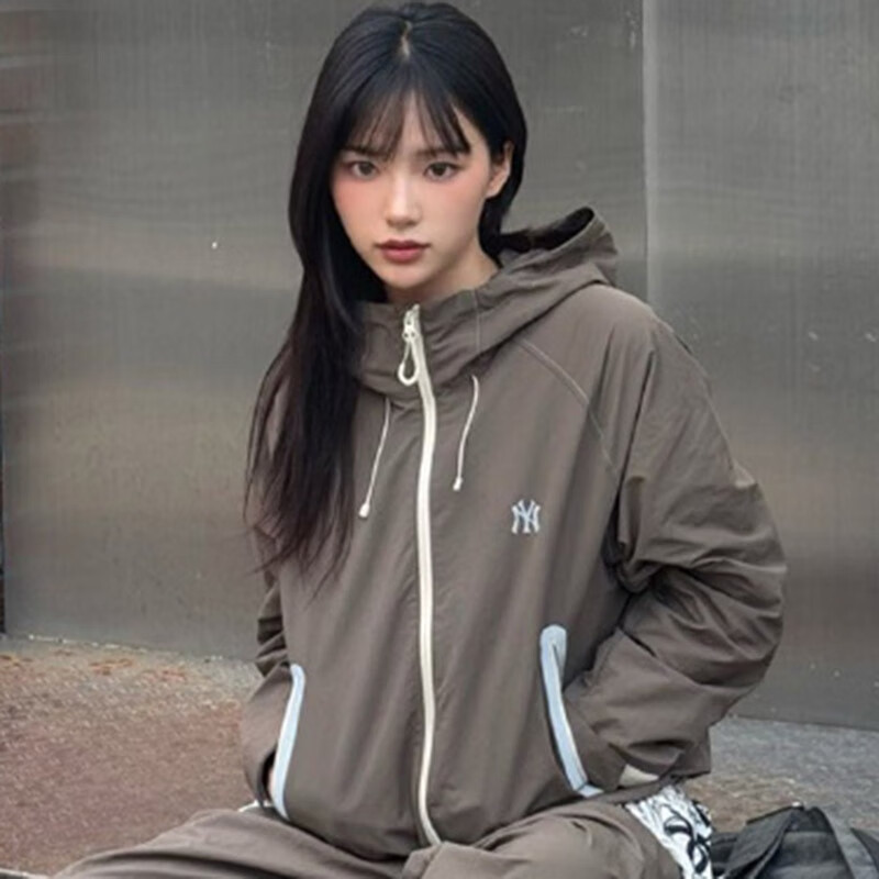 MLB官方 上衣女拉链运动服春季新款撞色夹克潮流防风连帽外套 纽约洋基队/浅棕色 XS 160/84A