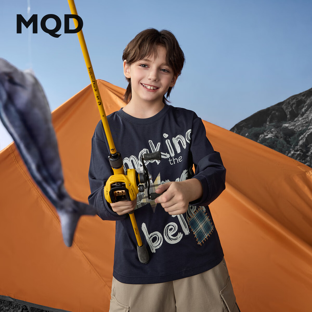 马骑顿（MQD）男童25秋新款学院风街潮撞色领口卡通长袖T恤亲肤打底衫内搭 藏青 150
