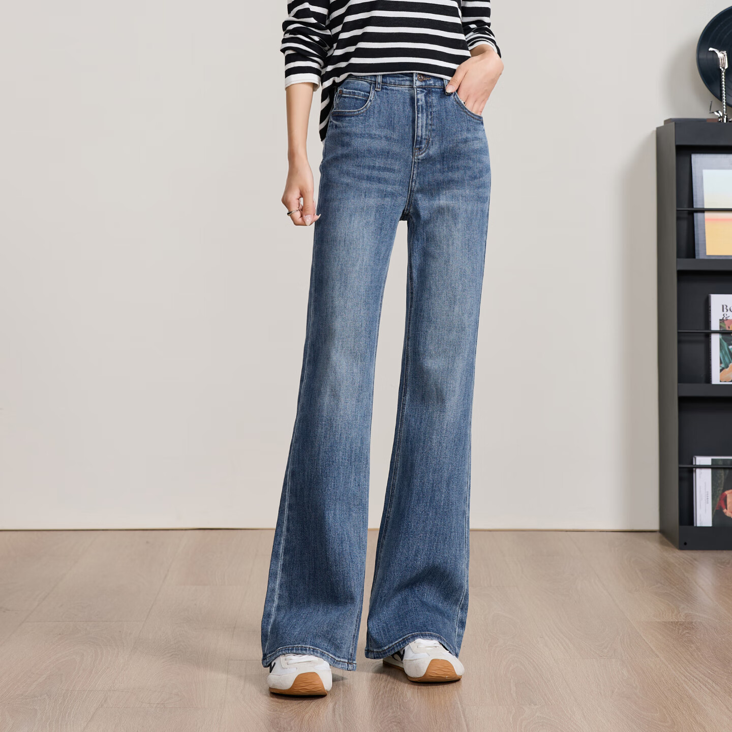 逸阳深蓝色微喇牛仔裤女春秋季新款不易掉色修身筒喇叭裤子 牛仔蓝 28