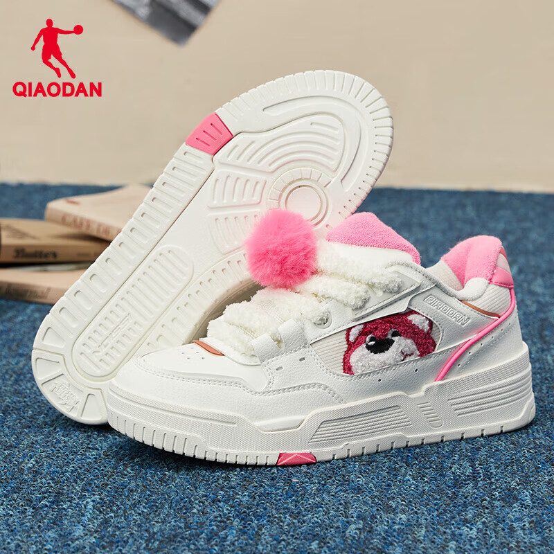 乔丹QIAODAN 女鞋板鞋新款可爱熊复古潮流休闲鞋增高运动鞋 象牙色/极光粉 36