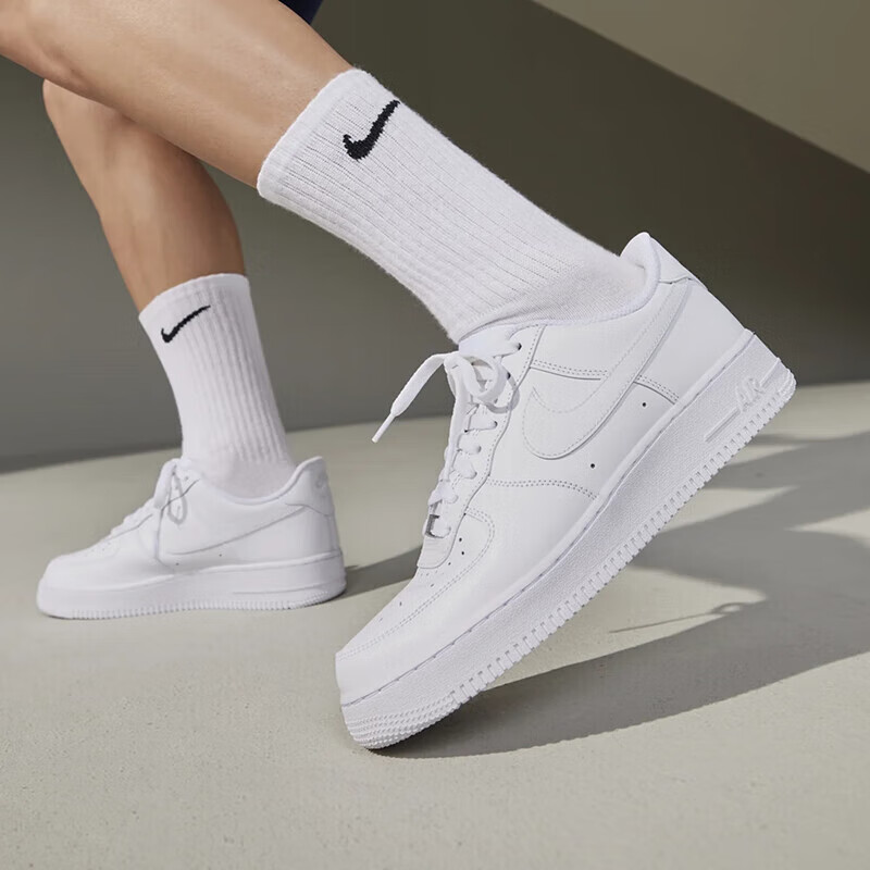 耐克（NIKE）官方男鞋Air Force 1 07空军一号板鞋经典复古耐磨运动休闲鞋 CW2288-111 42.5