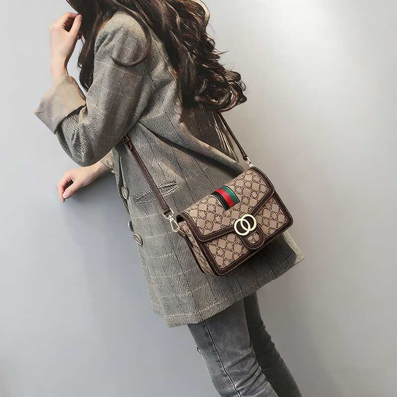 纪诗哲包包女包单肩包女士斜挎包七夕女神节礼物送女友老婆生日纪念日 咖啡色【当/次日达】情人节礼物热卖款 小包精美礼盒包装