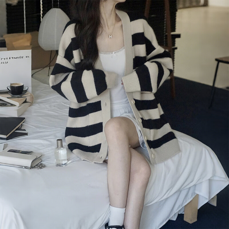 俞兆林中长款针织开衫外套女秋冬2025新款法式设计感小众条纹慵懒风毛衣 条纹杏色 均码 【适合80-140斤】衣长68CM