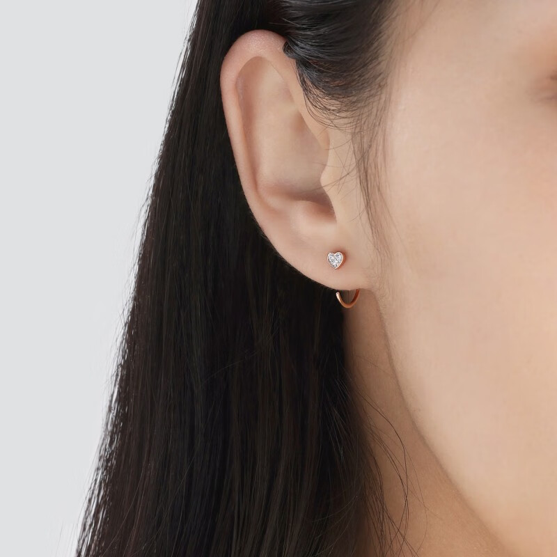 2025年钻石耳钉哪个牌子好？这9款闪耀设计让你魅力四射，值得每一分钱的投资