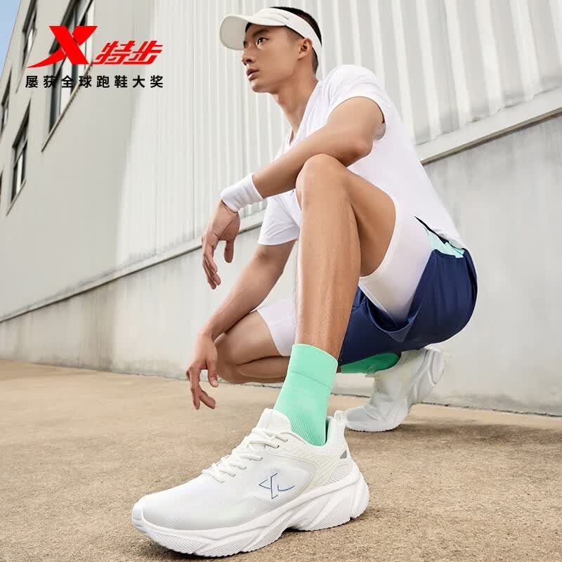 特步跑鞋运动鞋男子冬季网面透气减震轻便软底休闲男鞋跑步鞋鞋子