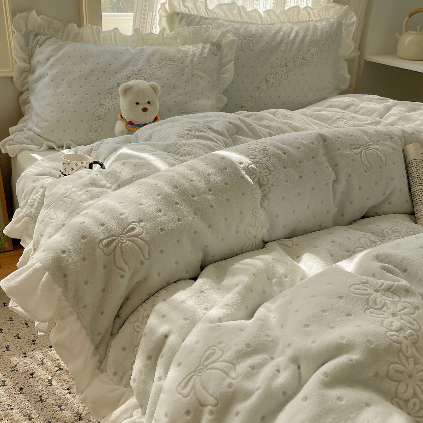 苏萱韩式公主风牛奶绒四件套冬季珊瑚绒雕花被套双面加绒床单床上用品 海棠秘境 1.8m 床单款 四件套-被套200x230cm