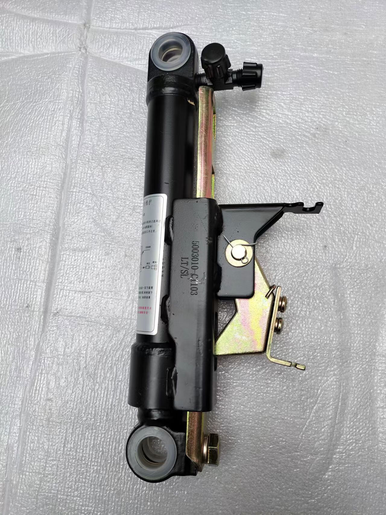 语森忆特商擎宇天锦驾驶室液压翻转举升油缸大运风度千斤顶油泵 主缸