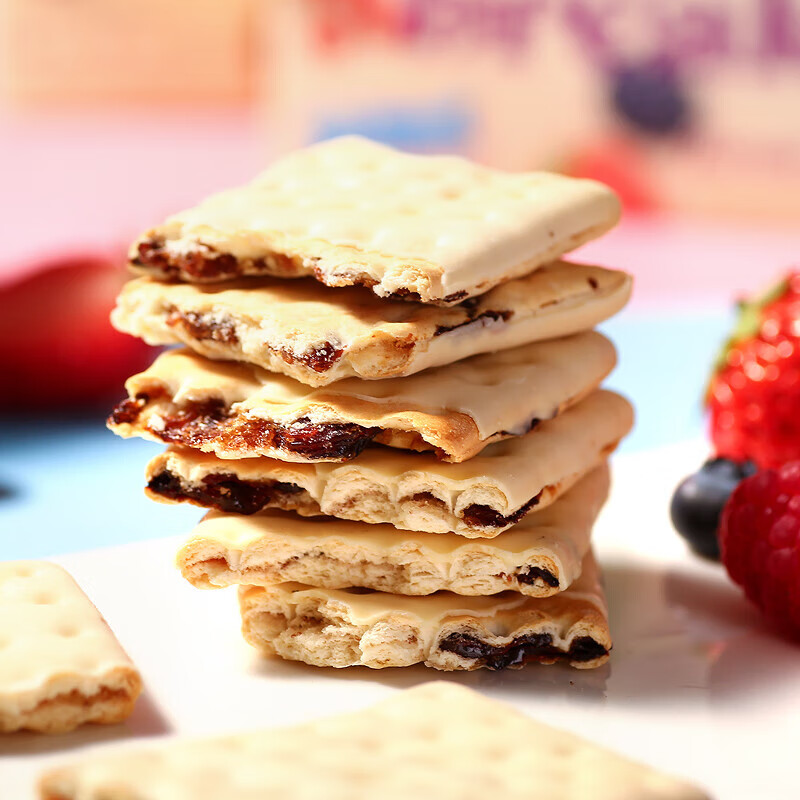 麦维他果悠萃 夹心消化饼干进口休闲儿童解馋小零食早餐点心独立小包装 草莓酸奶涂层 142g*3盒