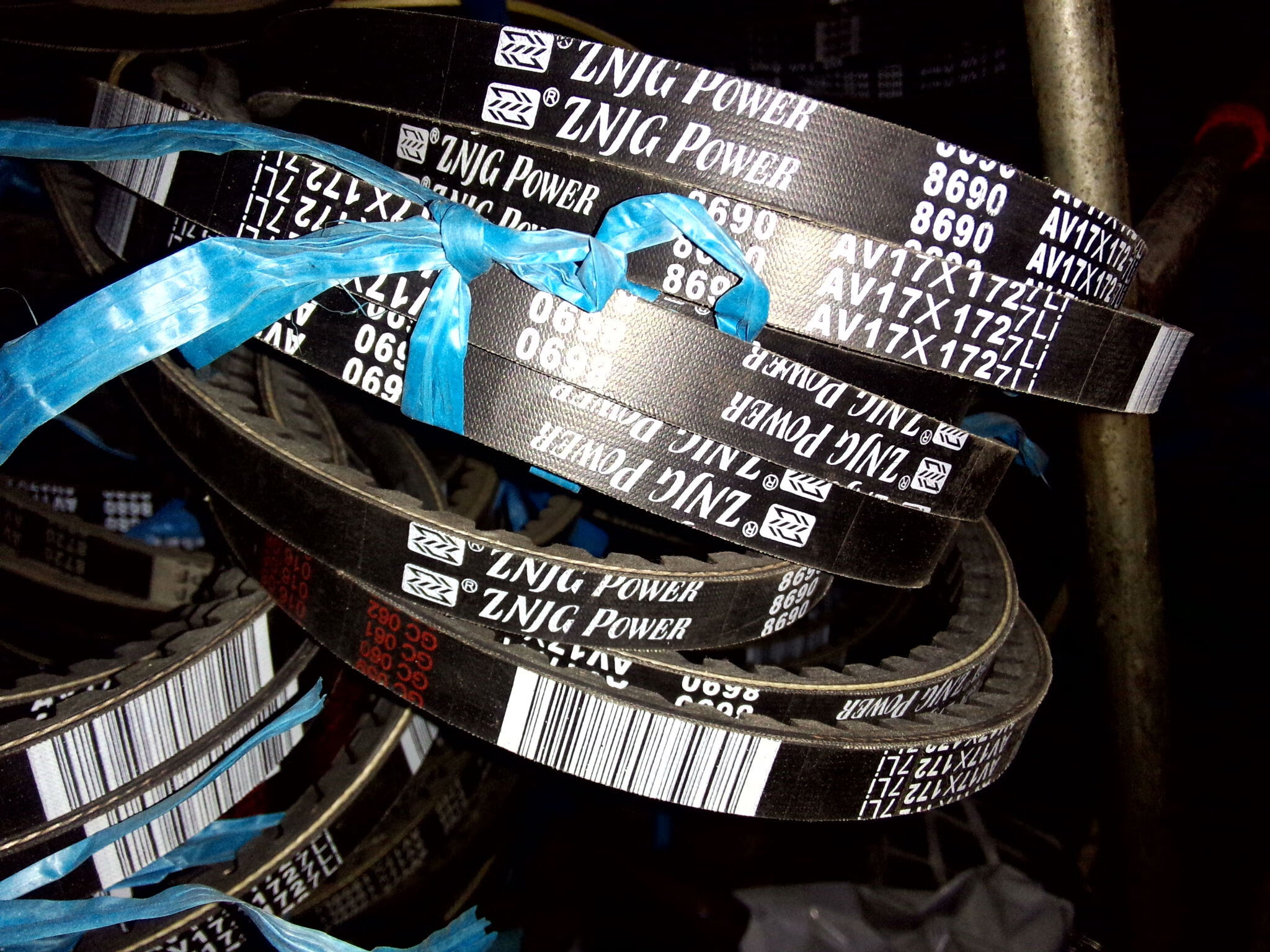 丽田汽车客车皮带空调风扇发电机皮带带齿齿形三角带型号大全 b型15