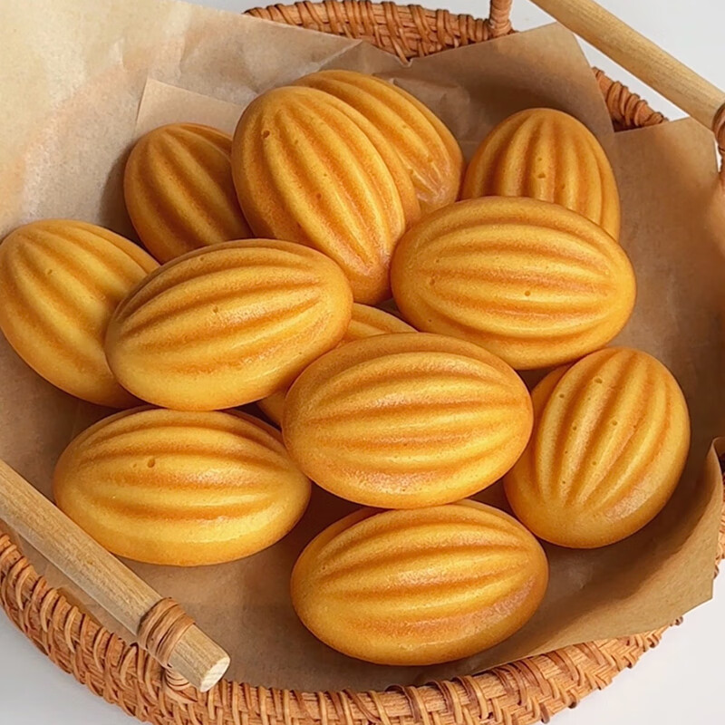 学厨老式鸡蛋糕模具小枣豆糕模橄榄模连杯烤盘椭圆形无水蛋糕槽子蛋糕 12连不粘橄榄球蛋糕模WK9829