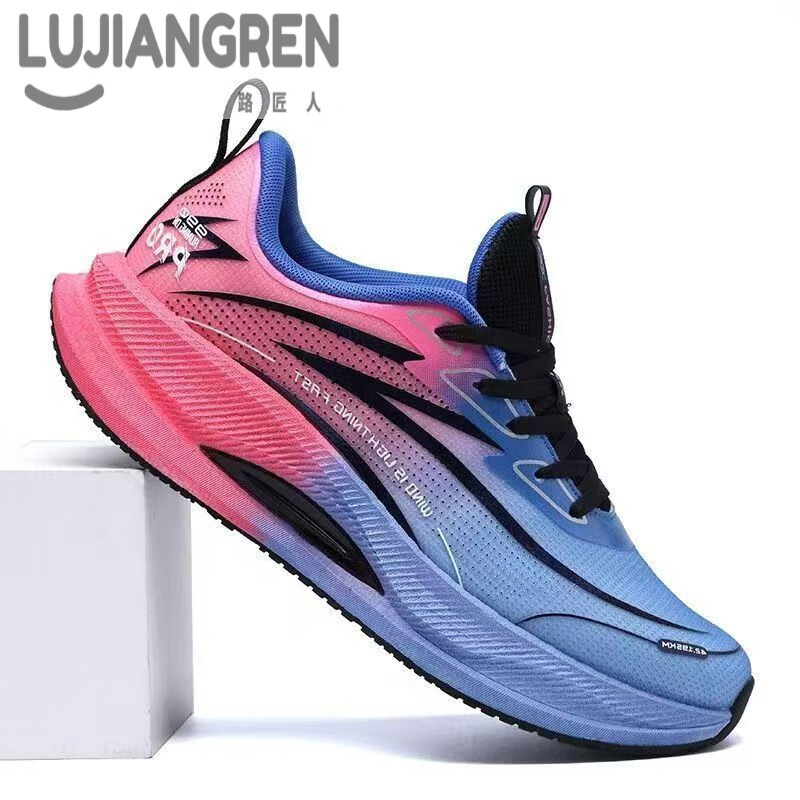 ·������ѡ�ļ���Ь�¿�����͸���˶�Ь���׺��ʱ�н���ɫ�ܲ�Ь������ �����825��Ь 40 ��׼��