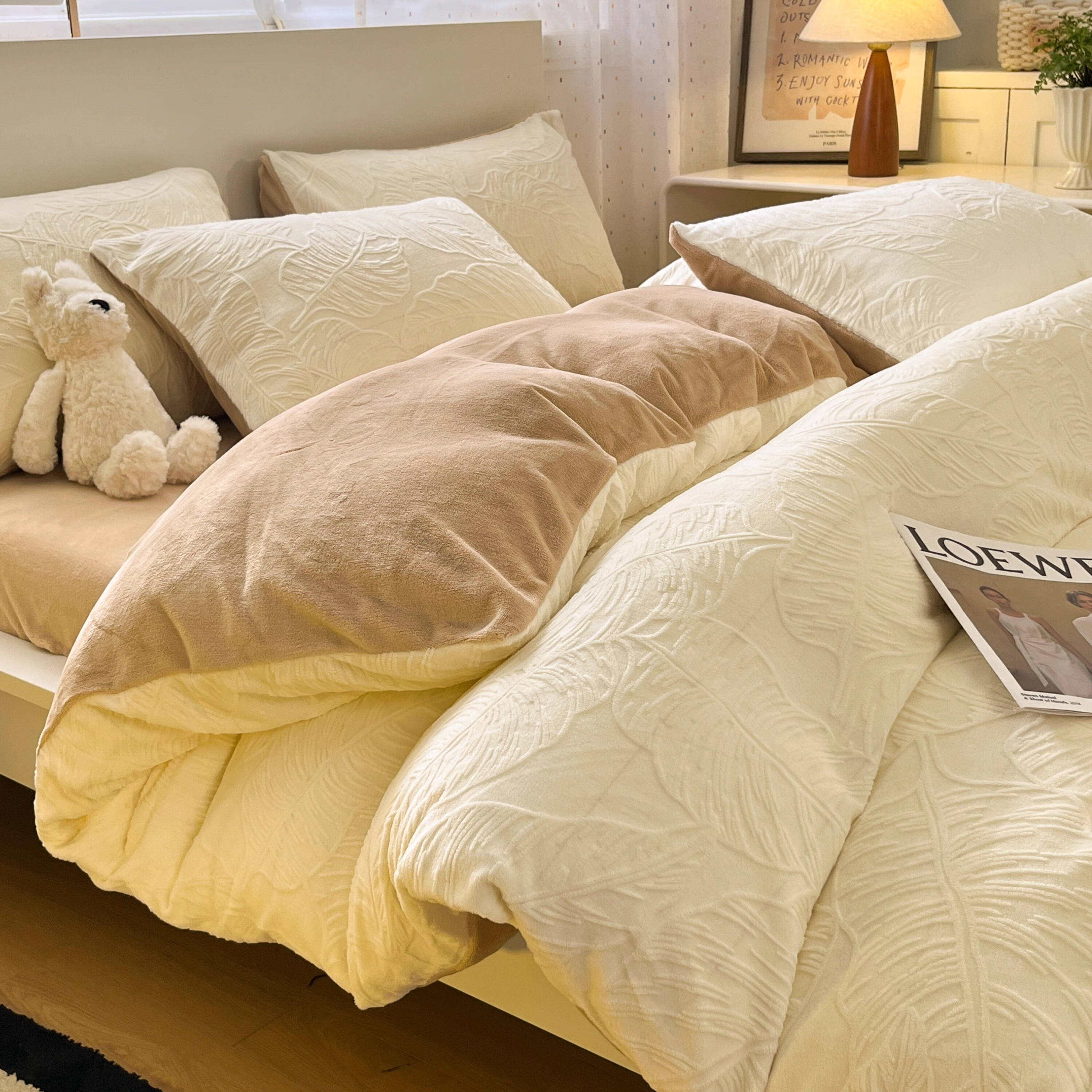 苏萱秋冬季雕花牛奶绒四件套2025新款加厚双面加绒珊瑚绒床单被套床品 芭蕉叶-白咖 1.8m 床单款 四件套-被套200x230cm