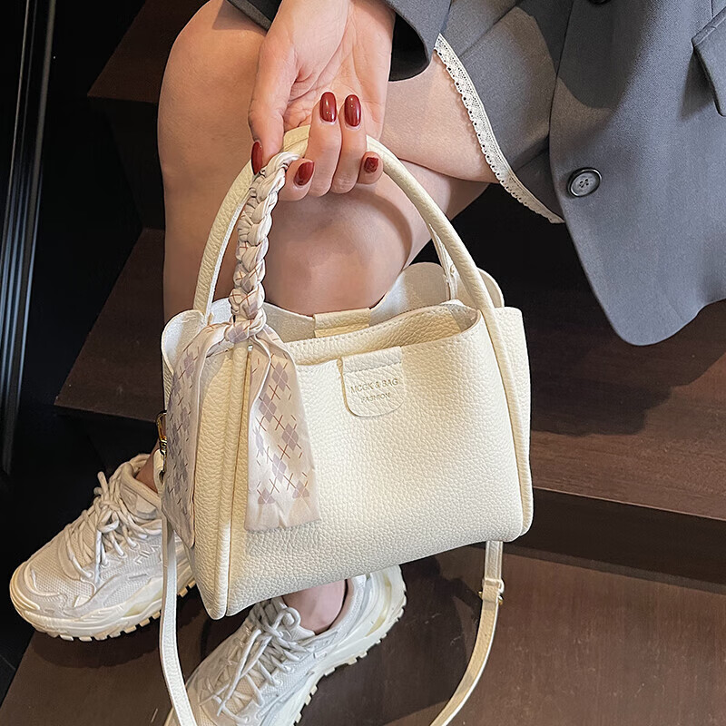 ���������������ˮͰ��Ů2025��Ϧʱ�м�Լ����С���ͨ�ڰٴ�б��� �װ�ɫ 33.9Ԫ