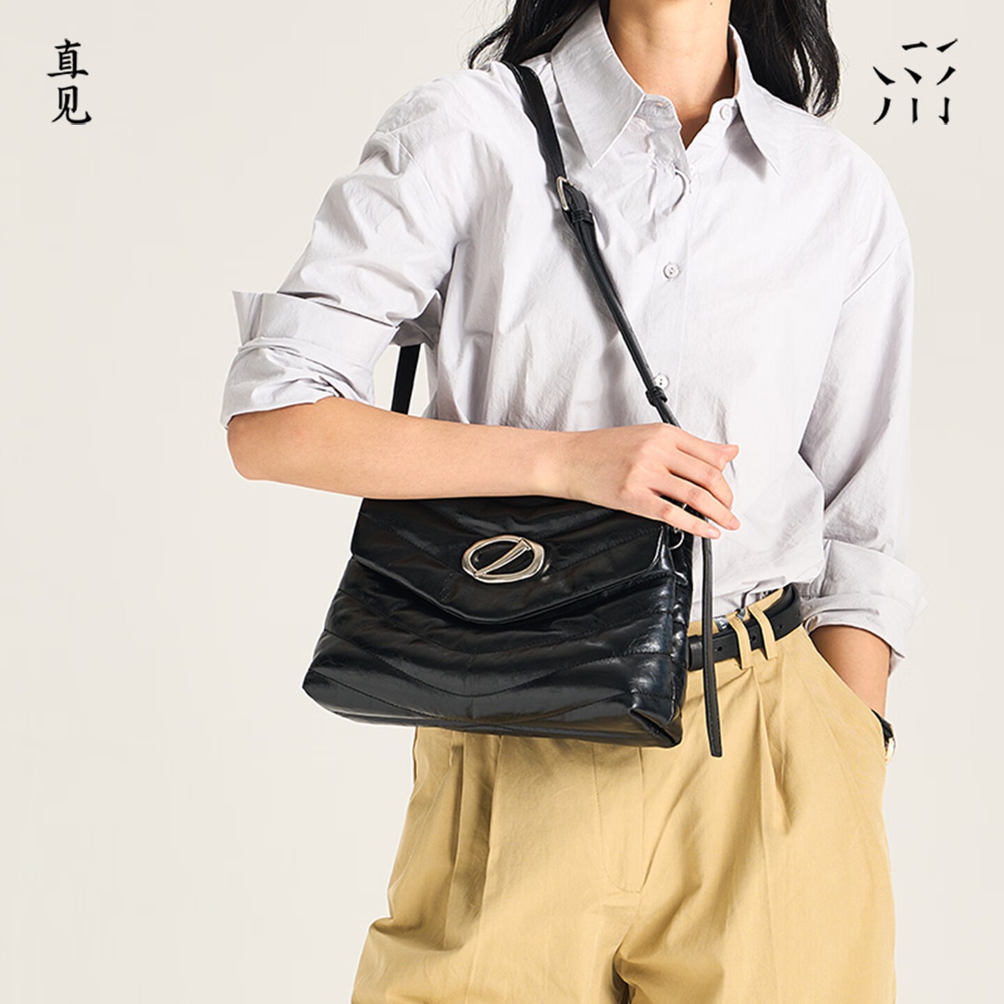 直见【38节礼物】一撇信封包轻奢油蜡真牛皮通勤百搭斜挎绗缝泡芙女 墨黑色 中包