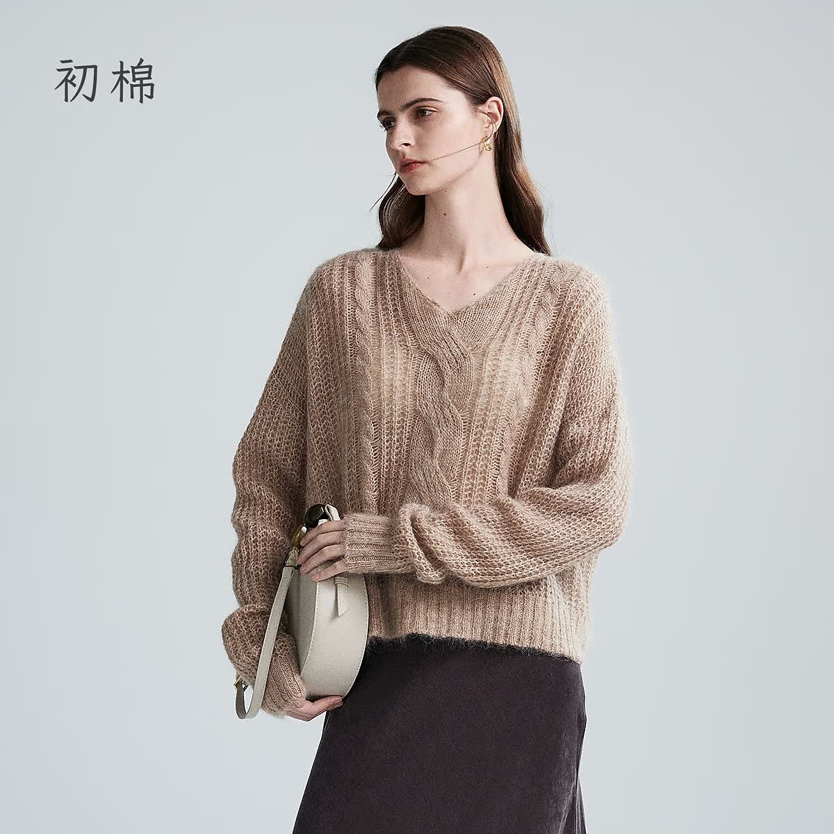 初棉马海毛V领绞花毛衣女绒感25秋新品宽松慵懒感羊毛针织上衣 慕斯摩卡 M