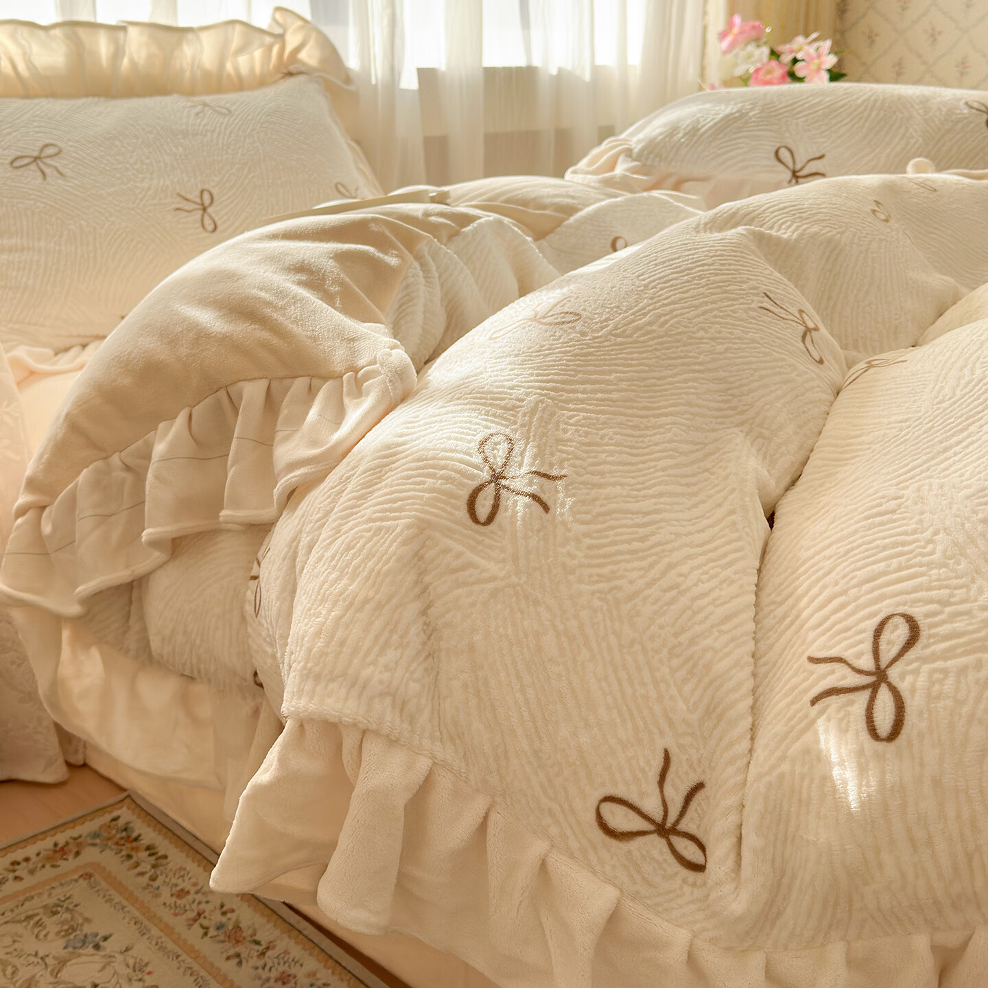 苏萱韩式公主风牛奶绒四件套冬季珊瑚绒雕花被套双面加绒床单床品冬季 蝴蝶结-奶白 1.8m 床单款 四件套-被套200x230cm