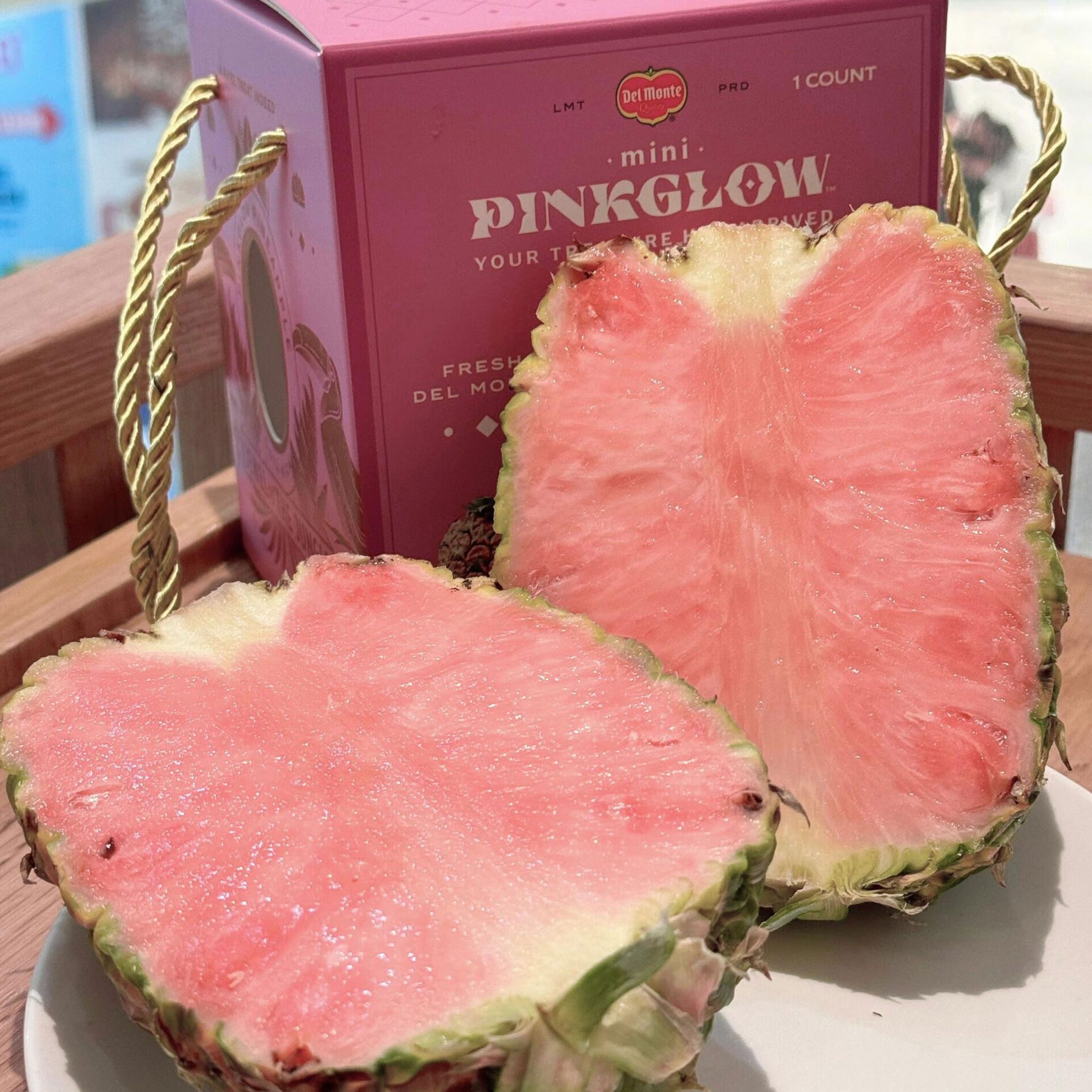 哥斯达黎加品种粉色菠萝凤梨高端孕妇水果礼盒新鲜水果顺丰 800g迷你