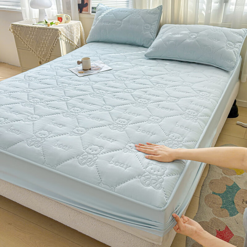 雅鹿加厚夹棉床笠防尘绗缝床罩三件套隔脏床盖床垫保护套床上用品 小熊夹棉床笠-天空蓝【蓬松柔软 四季通用】 150*200cm单床笠